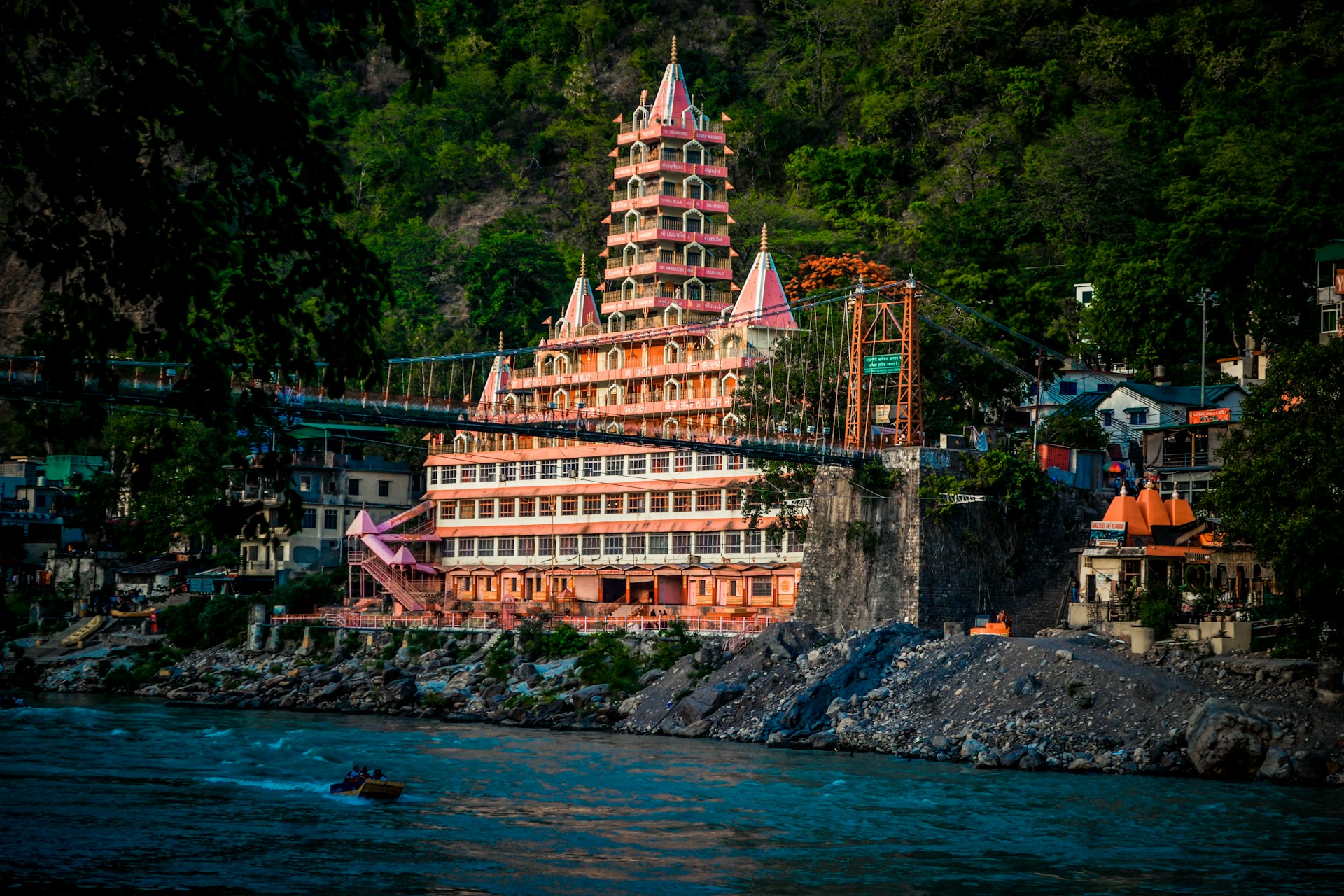 Top 10 Must-See Destinations in Sri Lanka and India